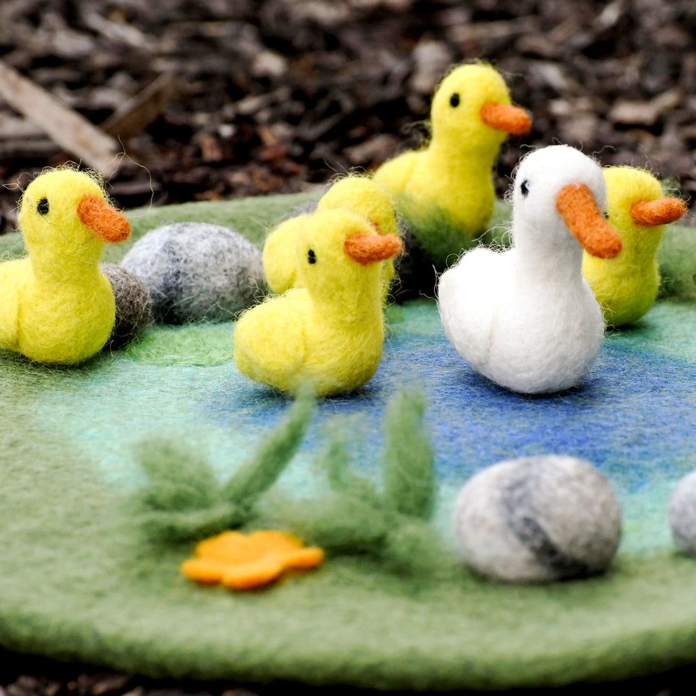 5 Little Ducks Felt Playscape