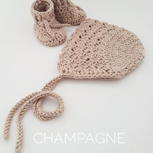Load image into Gallery viewer, champagne-knitted-baby-gift-set