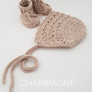 champagne-knitted-baby-gift-set