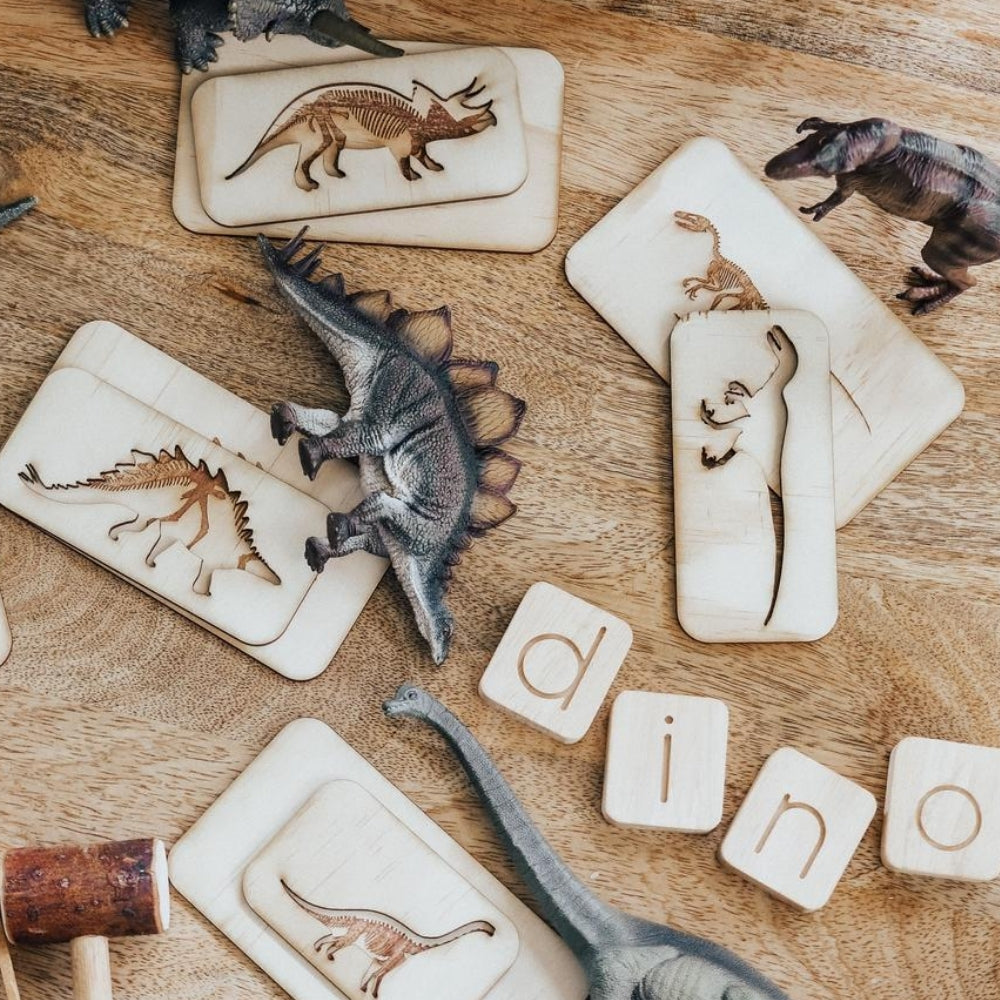 wooden-dinosaur-tiles-with-dinosaur-figures