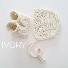 Load image into Gallery viewer, ivory-knitted-bonnet-and-booties