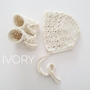 ivory-knitted-bonnet-and-booties
