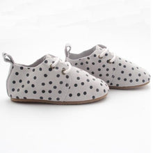 Load image into Gallery viewer, Harper Oxfords - Polka Dots