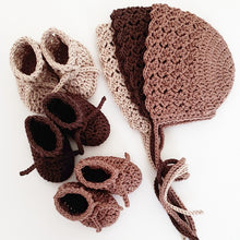 Load image into Gallery viewer, 3-baby-bonnets-and-3-knitted-booties